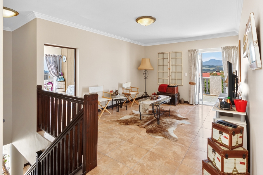 5 Bedroom Property for Sale in Mountainside Western Cape